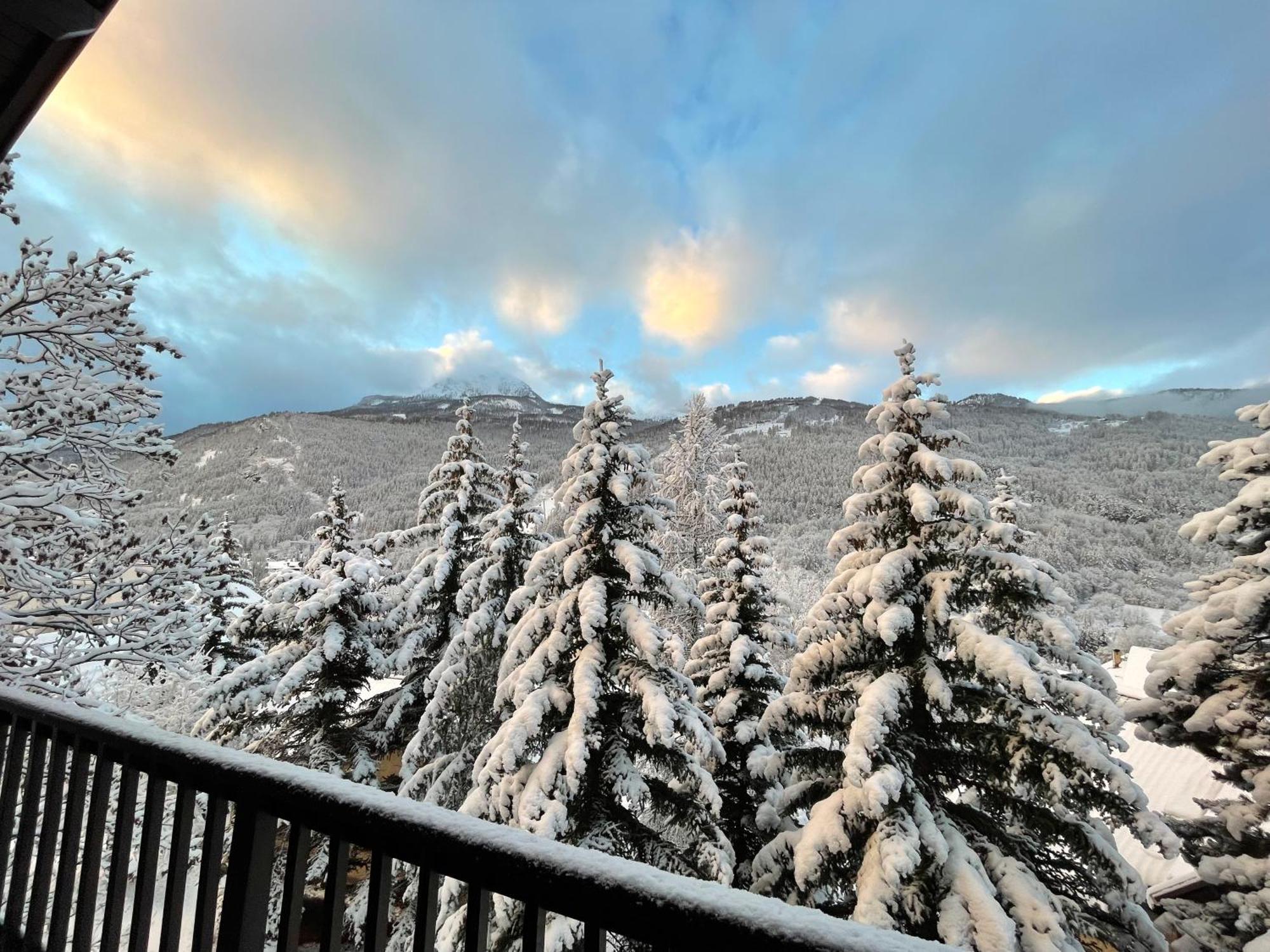 Serre Chevalier Studio 30 M2 Coin Montagne A 8 Minutes Des Pistes Saint-Chaffrey Luaran gambar