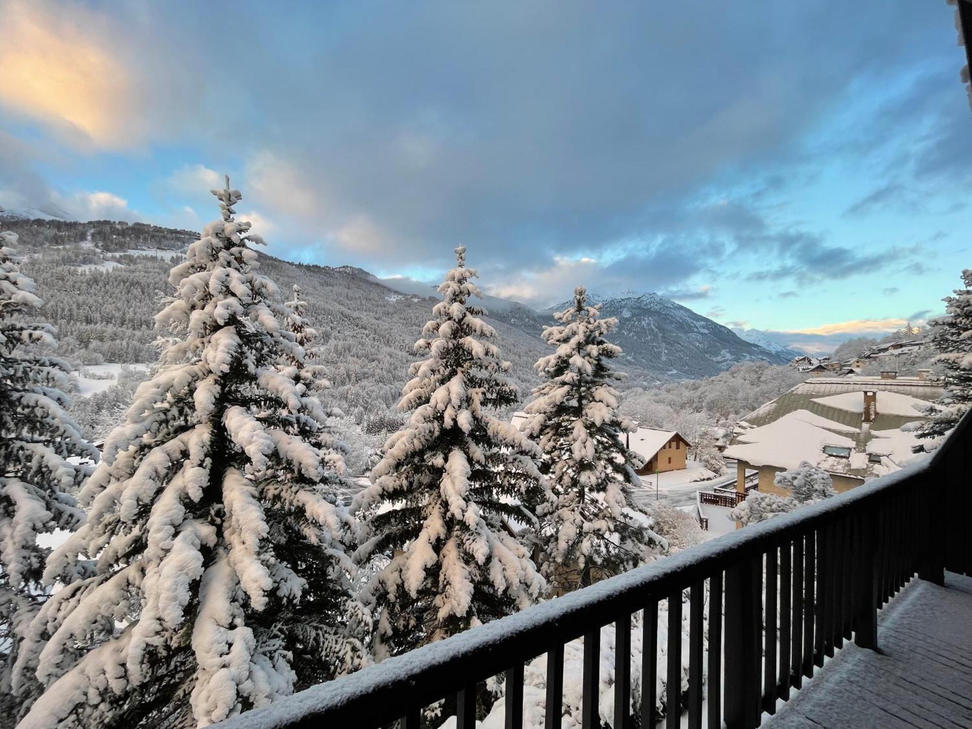 Serre Chevalier Studio 30 M2 Coin Montagne A 8 Minutes Des Pistes Saint-Chaffrey Luaran gambar